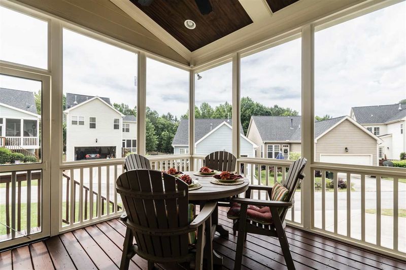 109 Amberglen Ln, Holly Springs, NC 27540