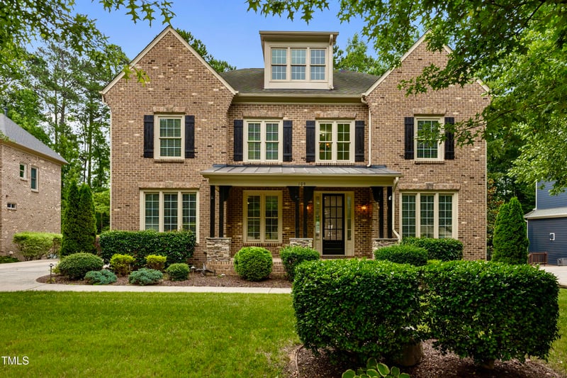 109 Aspenridge Dr, Holly Springs, NC 27540