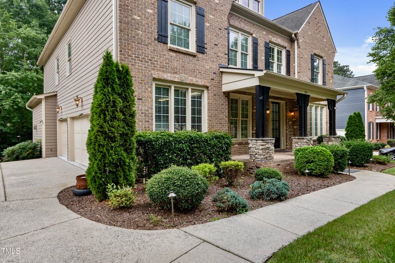 109 Aspenridge Dr, Holly Springs, NC 27540
