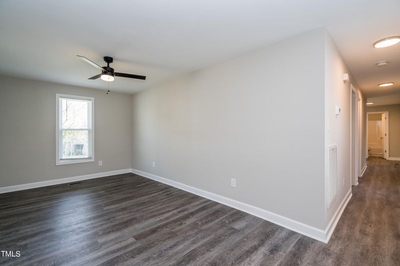 109 W Barbee St, Zebulon, NC 27597