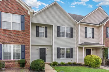 109 Blackthorne Ct, Clayton, NC 27520