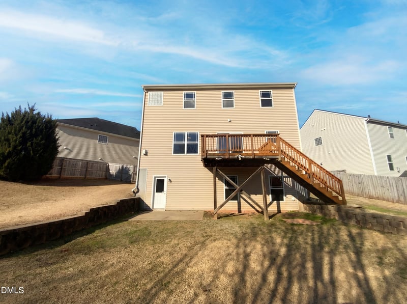 109 Boatdock Dr, Holly Springs, NC 27540