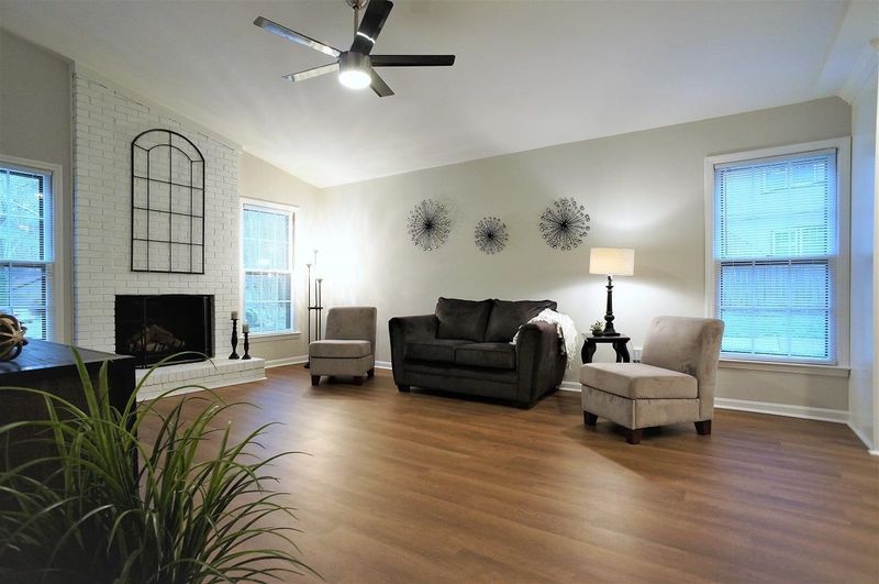 109 Bonnell Ct, Cary, NC 27511