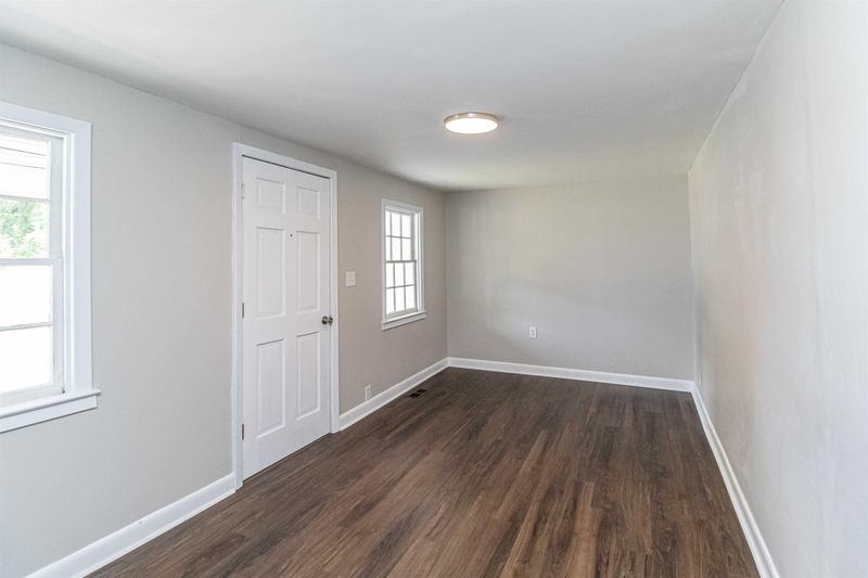 109 N Brevard St, Selma, NC 27576