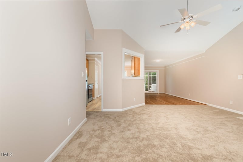 109 Briarwood Dr, Mebane, NC 27302