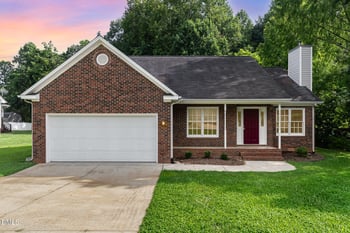 109 Briarwood Dr, Mebane, NC 27302