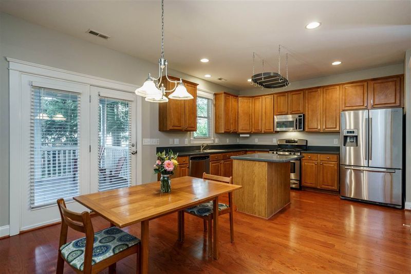 109 Bridgegate Dr, Cary, NC 27519