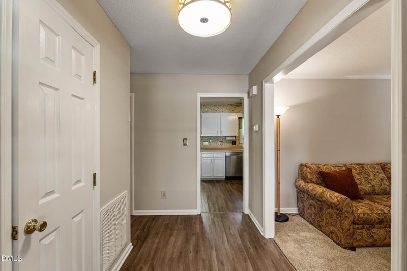 109 Burkwood Ln, Raleigh, NC 27609