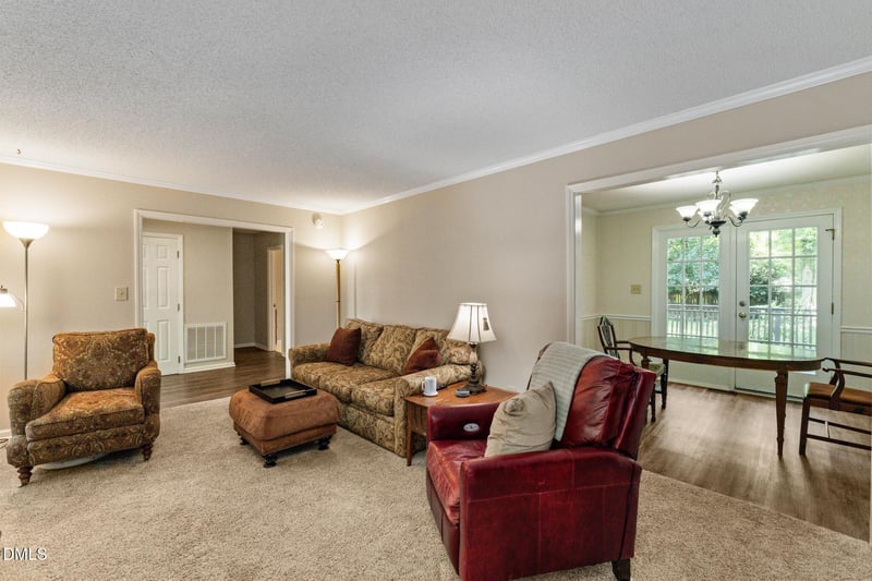 109 Burkwood Ln, Raleigh, NC 27609