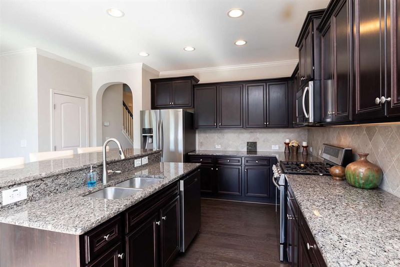109 Cabot Dr, Holly Springs, NC 27540