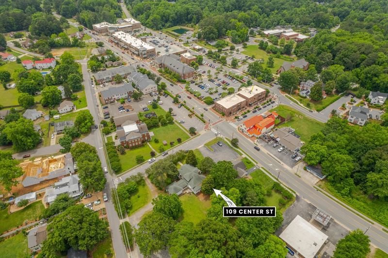 109 E Center St, Holly Springs, NC 27540