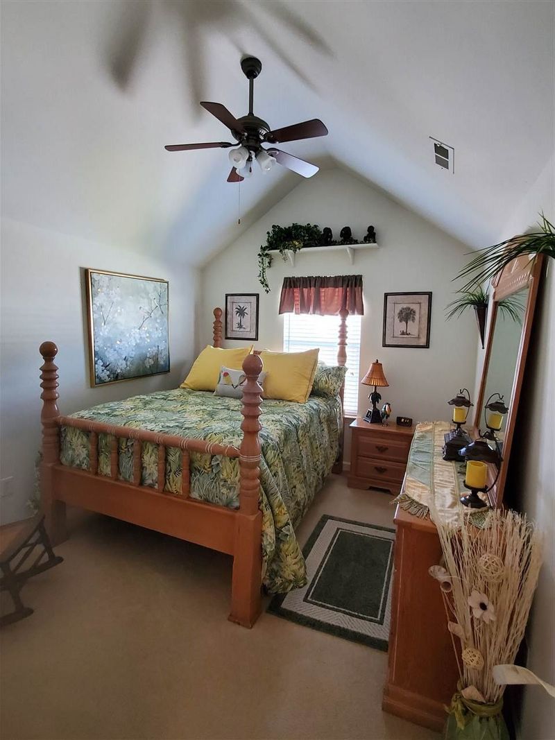 109 Chalcedony St, Raleigh, NC 27603