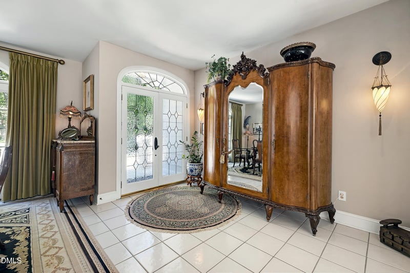 109 Charlemagne Ct, Cary, NC 27511