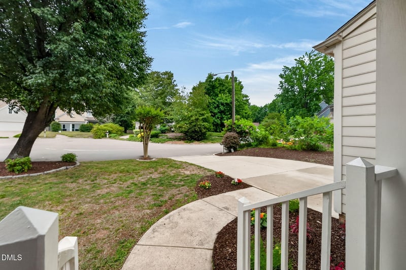 109 Chessington Ct, Cary, NC 27513