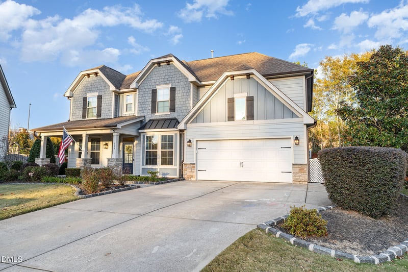 109 Cheval Ct, Holly Springs, NC 27540