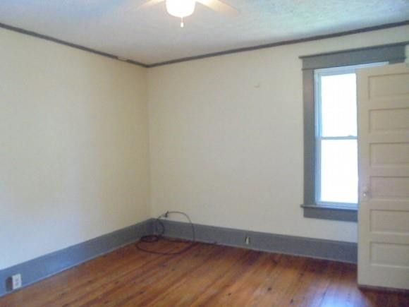 109 E Chisholm St, Sanford, NC 27330