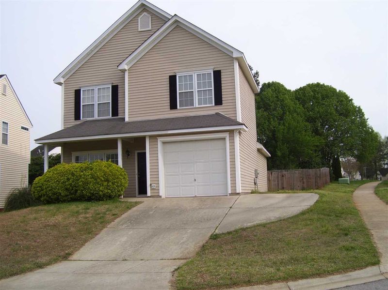 109 Creek Haven Dr, Holly Springs, NC 27540