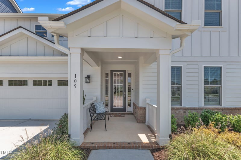 109 Crested Coral Dr, Holly Springs, NC 27540