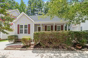 109 Cross Hill Ln, Holly Springs, NC 27540
