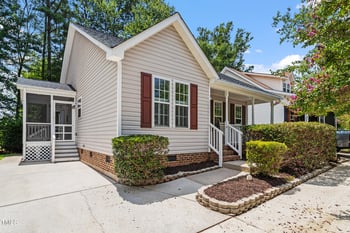 109 Cross Hill Ln, Holly Springs, NC 27540