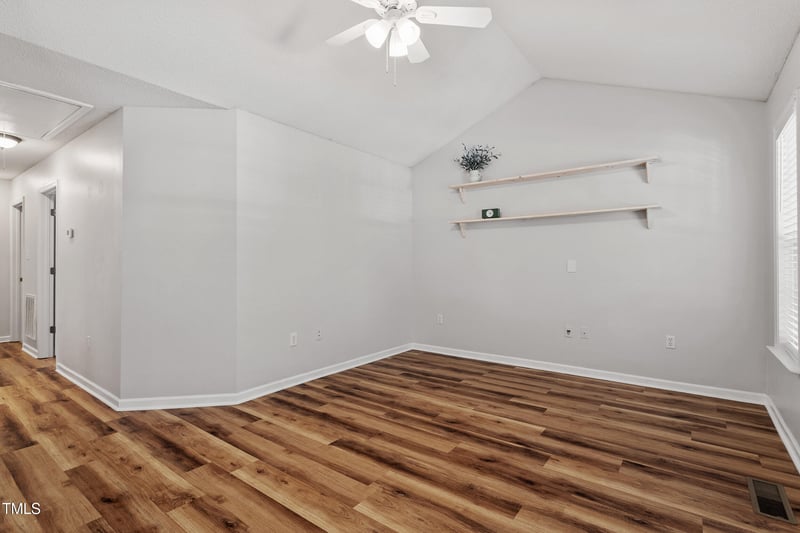 109 Cross Hill Ln, Holly Springs, NC 27540