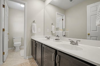 109 Danesway Dr, Holly Springs, NC 27540