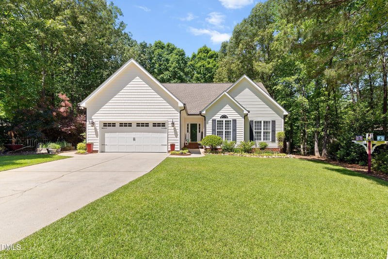 109 Deer Ridge Dr, Selma, NC 27576