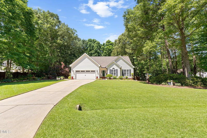 109 Deer Ridge Dr, Selma, NC 27576