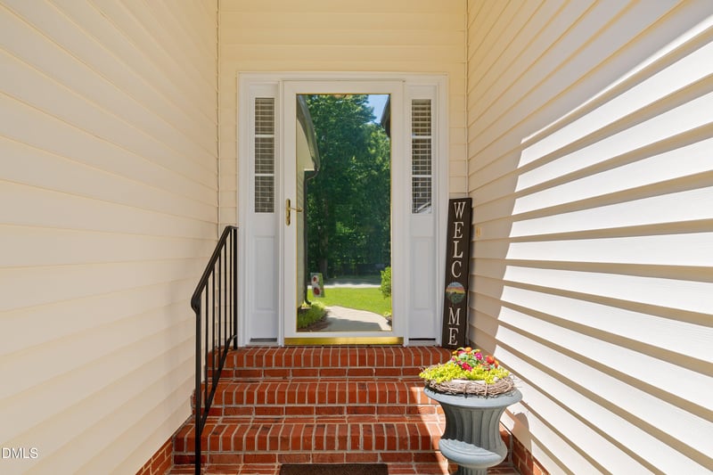 109 Deer Ridge Dr, Selma, NC 27576