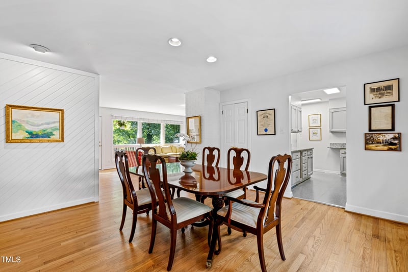109 W Drewry Ln, Raleigh, NC 27609