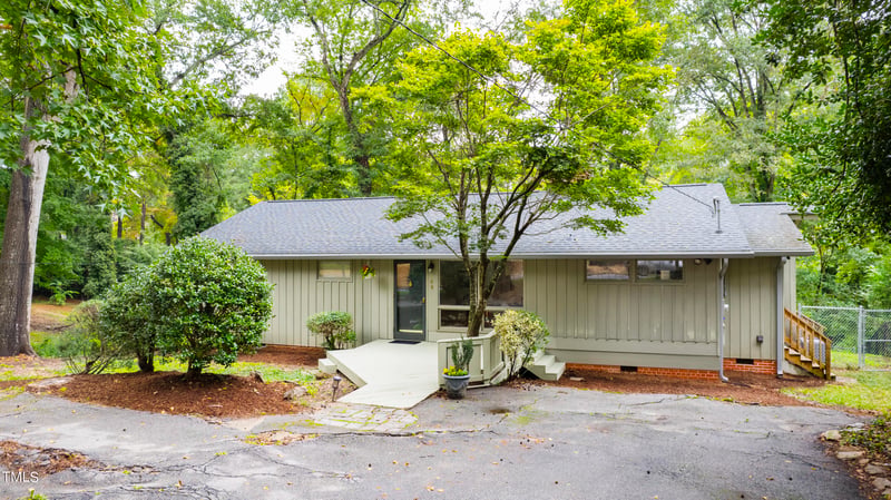 109 W Drewry Ln, Raleigh, NC 27609
