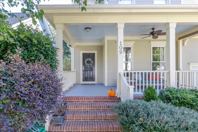 109 Edgepine Dr, Holly Springs, NC 27540