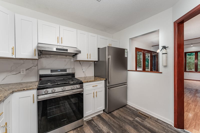 109 Essex Dr, Chapel Hill, NC 27514