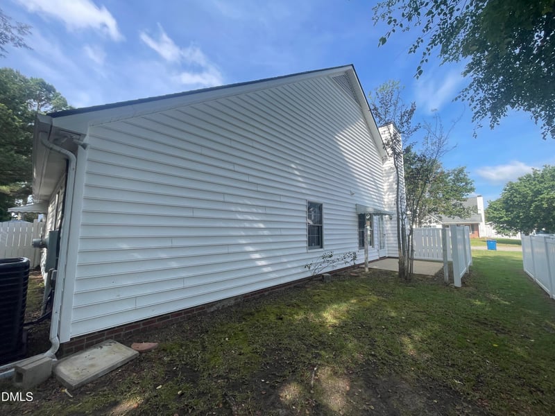109 Fairwoods Ct, Dunn, NC 28334