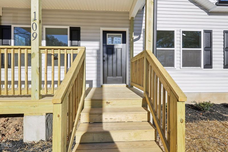 109 Faucette Ave, Burlington, NC 27215