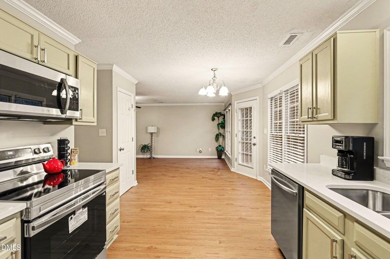 109 Gatepost Ln, Cary, NC 27513
