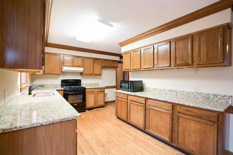 109 W Gerrell Ct, Cary, NC 27511
