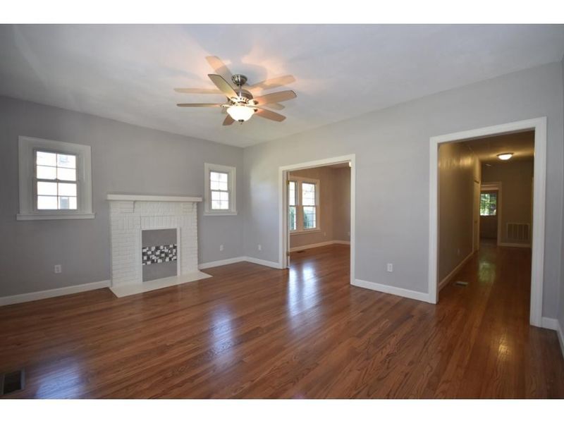109 Glenwood Ave, Burlington, NC 27215