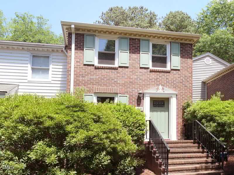 109 Gunston Ct, Chapel Hill, NC 27514