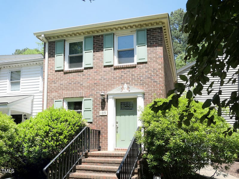 109 Gunston Ct, Chapel Hill, NC 27514