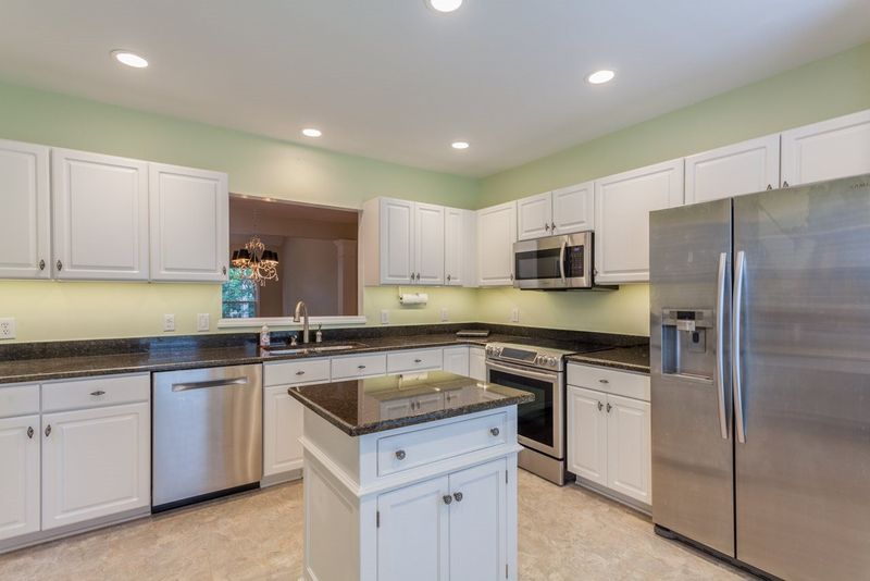 109 Haddonfield Ln, Cary, NC 27513