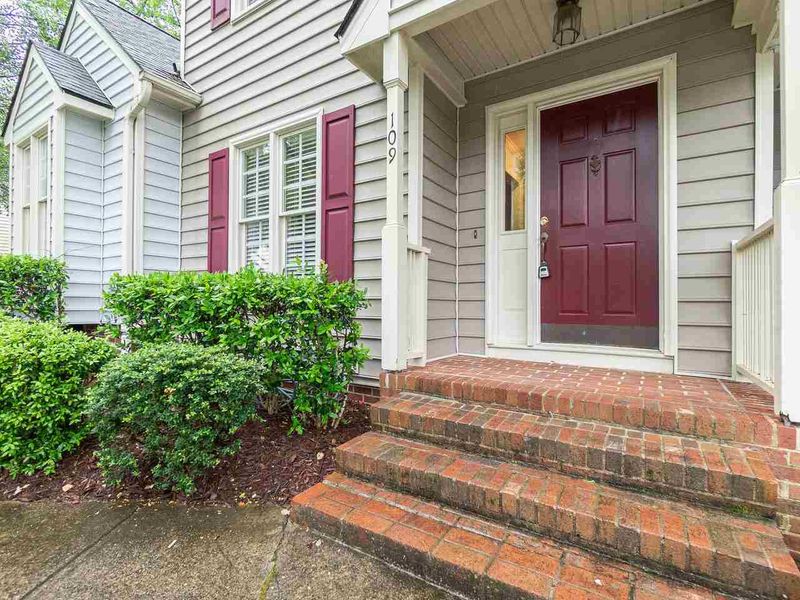 109 Halsmer Ct, Apex, NC 27502