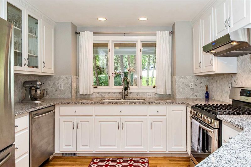109 Hardwick Pl, Chapel Hill, NC 27516
