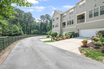 109 Haybarn Ct, Apex, NC 27502