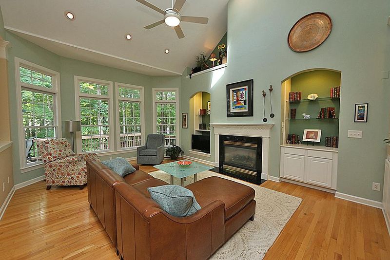 109 Hogan Woods Cir, Chapel Hill, NC 27716