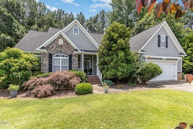 109 Jasmine Rose Ct, Holly Springs, NC 27540