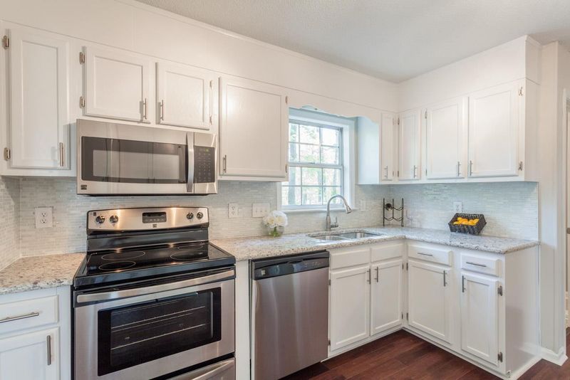 109 Kirkcaldy Rd, Cary, NC 27511