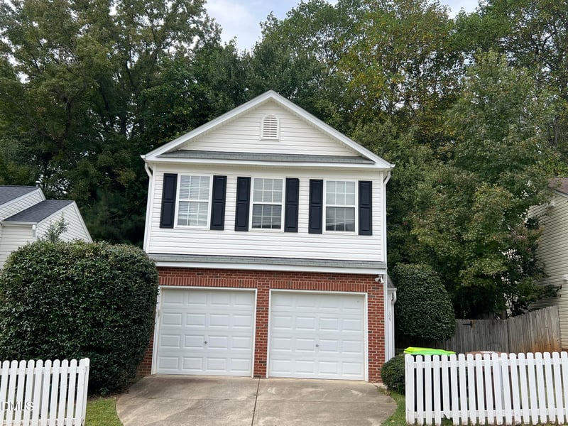 109 Lacombe Ct, Holly Springs, NC 27540
