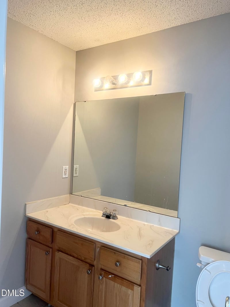 109 Lacombe Ct, Holly Springs, NC 27540