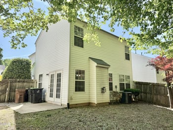 109 Lacombe Ct, Holly Springs, NC 27540